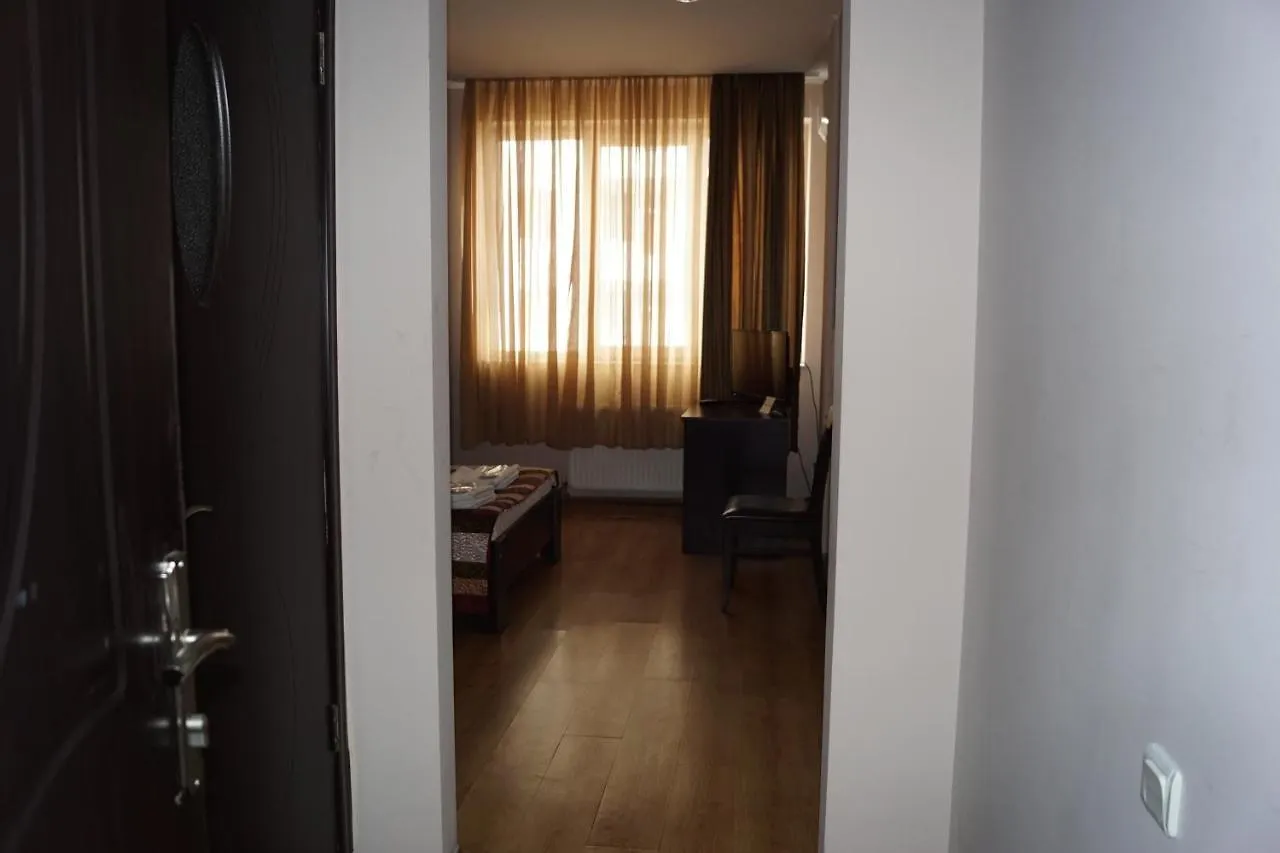Iar Hotel Batumi 3*,  Georgia